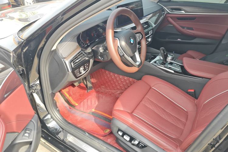 Used BMW 5 Series 2022 Second Facelift 530Li Luxury Edition Premium Package
