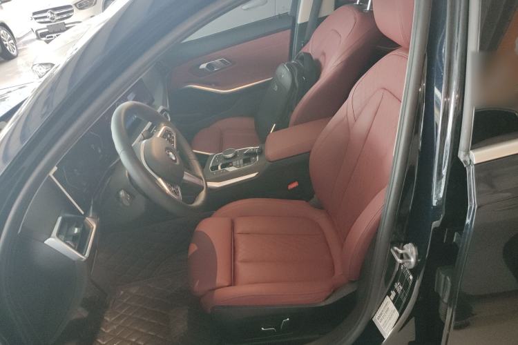 Used BMW 3 Series 2024 325i M Sport Package Left Front Seat