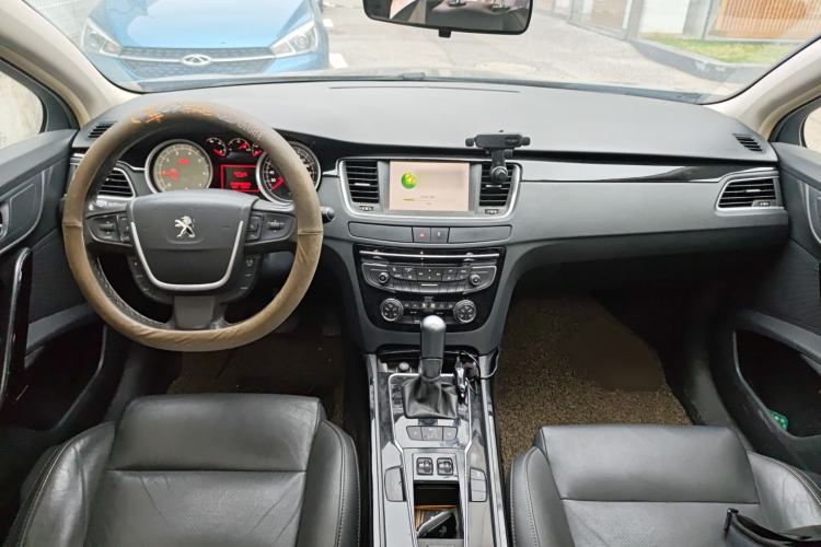 Used Peugeot 508 2015 1.8THP Automatic Prestige Edition Center Console