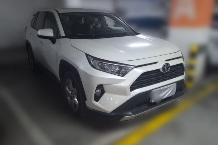 Used Toyota RAV4 2020 2.0L CVT Two-Wheel Drive Fashion Edition Front Right 45 Deg