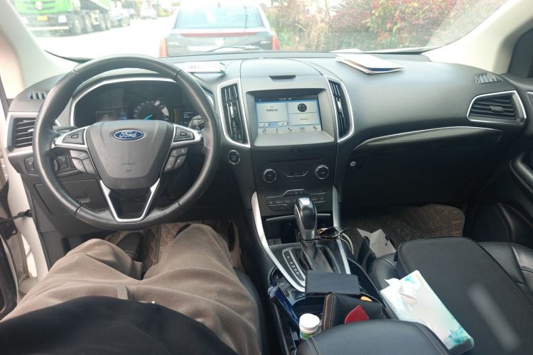 Used Ford Edge 2016 EcoBoost 245 Two-Wheel-Drive Titanium 7-Seater Center Console