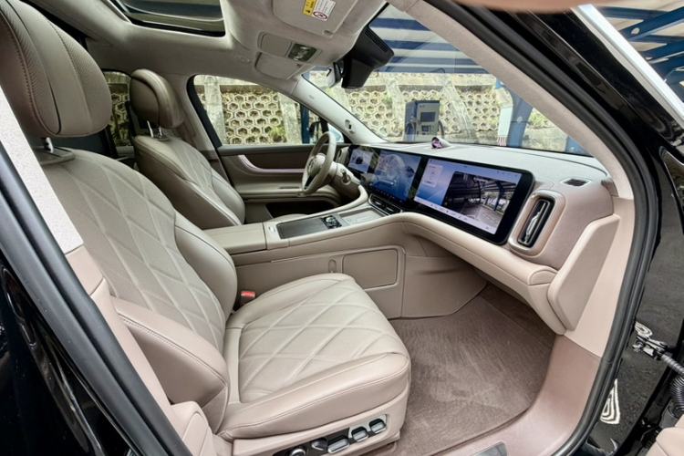 Used Hima AITO M9 2025 Extended-Range Ultra Version 52 kWh 6-Seater
