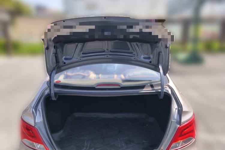 Used Hyundai Verna (older generation) 2014 1.4L Manual Top-Tier Model TOP Trunk