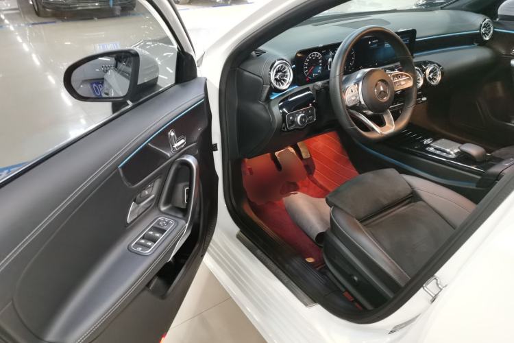 Used Mercedes-Benz A-Class 2022 Revised Version A 200 L Sport Sedan Fashionable Style
