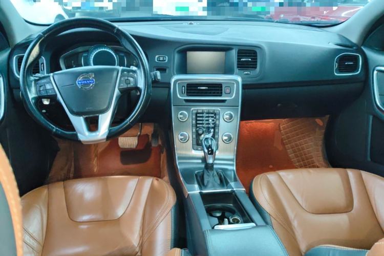 Used Volvo V60 2014 Restyled T5 Zhiya Edition Center Console