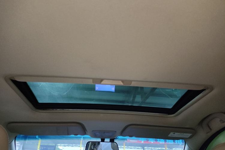 Used Baojun 730 2016 1.5T Manual Luxury Edition 7 Seats Headliner