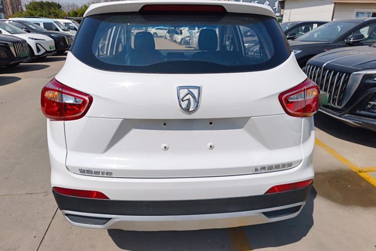 Used Baojun 510 2017 1.5L manual Comfort trim
