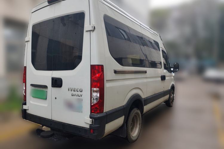 Used Iveco Eurocargo 2021 2.0T Manual Super Rui Long Wheelbase Short Overhang High Roof Side-Sliding Door F1A