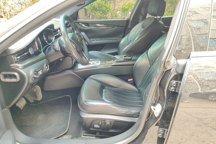 Used Maserati President 2013 3.0T Standard Model Left Front Seat