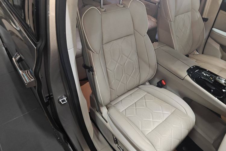 Used Volvo EM90 2025 Ultra Six-Seater