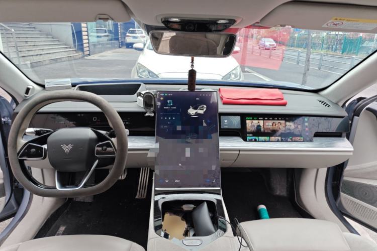 Used NETA S 2022 Extended-Range Version 1160 km Rear-Drive Big Edition Center Console