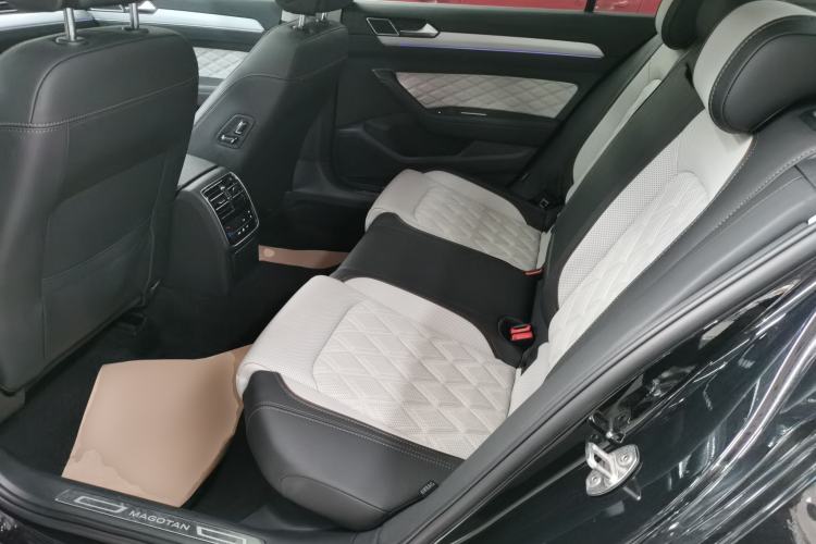 Used Volkswagen Magotan 2023 2 Million Units Commemorative Edition 330TSI DSG Luxury Version
