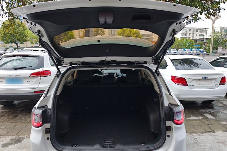 Used Jeep Compass 2017 200T Automatic Family Edition Trunk