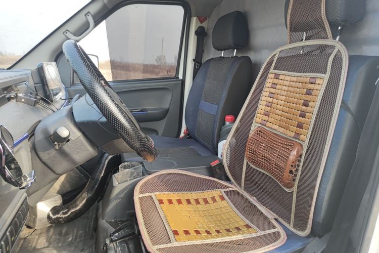 Used Dongfeng Yufeng EM26 2023 Standard Edition 41.472 kWh Henan Lithium Power Left Front Seat