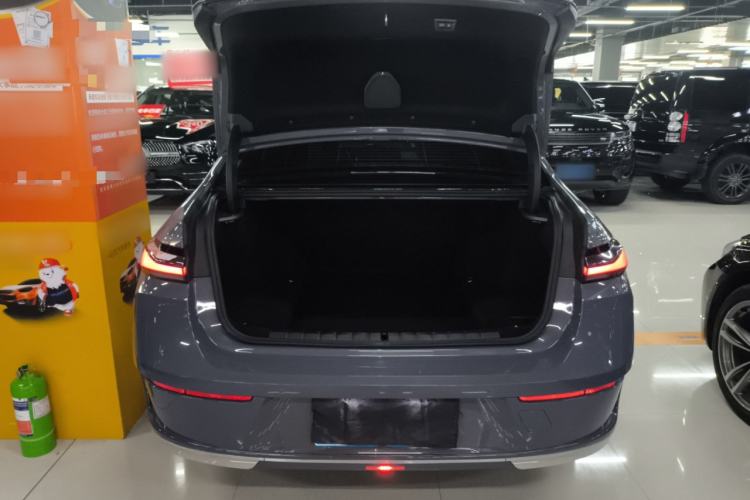 Used BMW 7 Series 2023 735Li Luxury Package