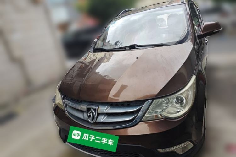 Used Baojun 730 2014 1.5L manual standard trim 7 seats
