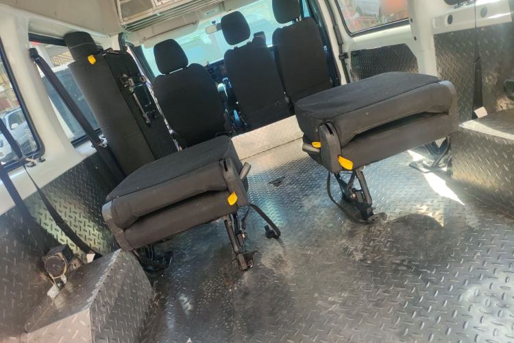 Used JMC Fushun 2023 2.0T Automatic Mid-Range High-Roof Commercial Multi-Purpose 7-Seater Passenger Vehicle