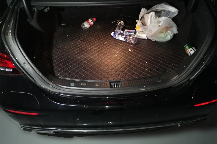 Used Mercedes-Benz E-Class New Energy 2022 Facelift E 350 e L Plug-in Hybrid Sedan Trunk