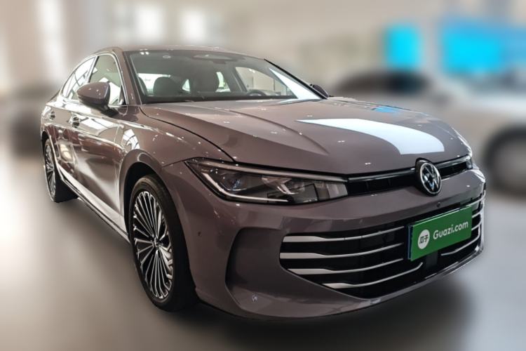 Used Volkswagen Passat 2025 Pro 380TSI Dragon Supreme Edition Front Right 45 Deg