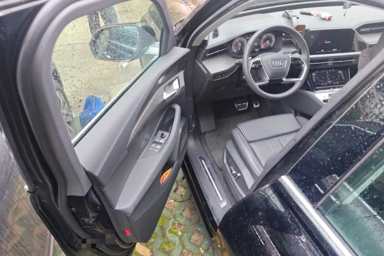 Used Audi Q6 2025 40 TFSI quattro Commemorative Edition Yulin Package 7 Seats Driver Seat