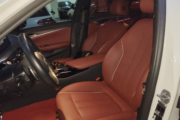 Used BMW 5 Series 2022 530Li Leading Model M Sport Package Left Front Seat