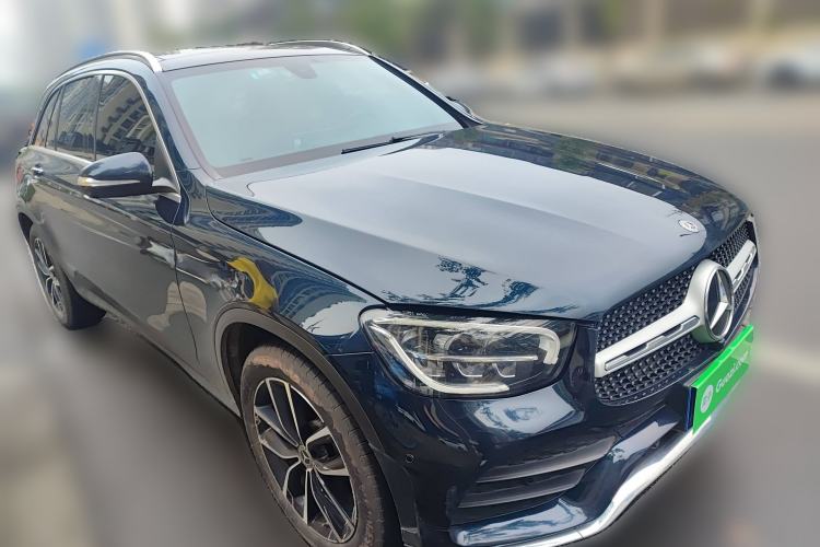 Used Mercedes-Benz GLC 2020 Facelift GLC 260 L 4MATIC Luxury Edition Front Right 45 Deg