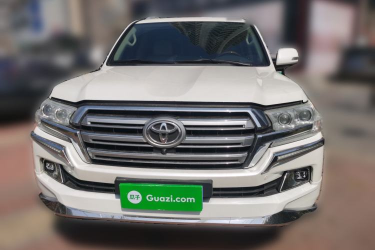 Used Toyota Land Cruiser 2015 4.0L V6 Middle East Low-Trim Version Front
