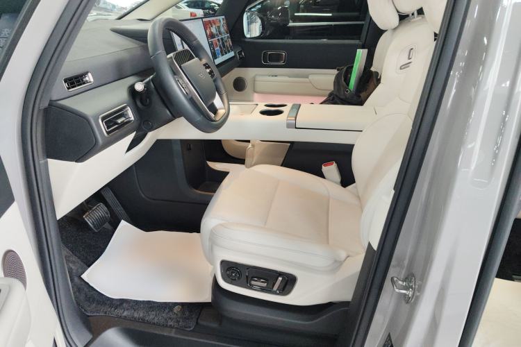 Used Li Auto MEGA 2025 Home Family Special Edition