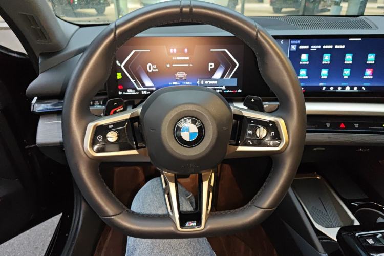 Used BMW 5 Series 2025 530Li Luxury Edition M Sport Package
