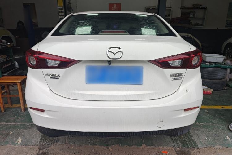 Used Mazda 3 Axela 2016 Sedan 1.5L Automatic Comfort Model
