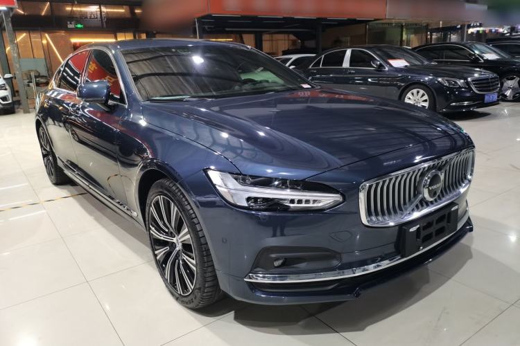 Used Volvo S90 2023 B5 Luxury Smart Edition