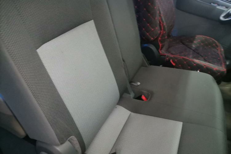 Used SAIC MAXUS Xintu V80 2023 2.0T Manual Classic Aoyuntong Short Wheelbase Mid-Roof 7/8/9-Seater