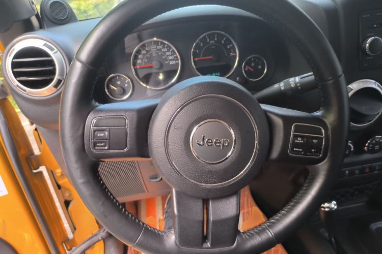 Used Jeep Wrangler 2013 3.6L Sahara Four-Door Edition Steering Wheel
