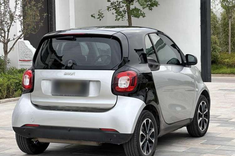 Used smart fortwo 2015 1.0L 52 kW Hardtop Passion Edition