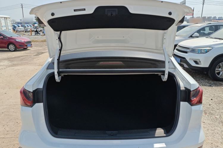 Used Roewe i5 2023 1.5L Manual Comfort Edition
