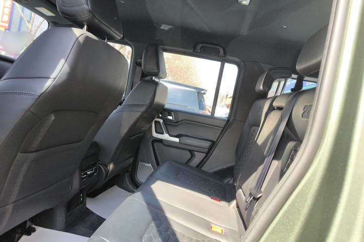 Used 212 T01 2024 2.0T Mechanic Left Rear Seat