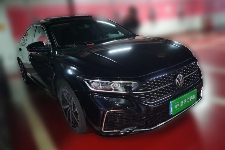 Used Volkswagen Passat 2022 330TSI Starry Luxury Edition
