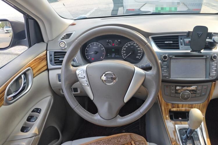 Used Nissan Sylphy 2014 1.6XV CVT Deluxe Edition Steering Wheel