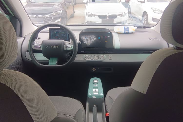 Used CHANGAN NEVO Lumin 2022 155 km – Refreshingly Sweet Edition Center Console