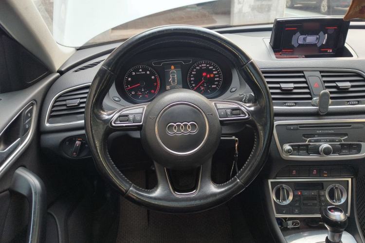 Used Audi Q3 2015 35 TFSI Comfort Model
