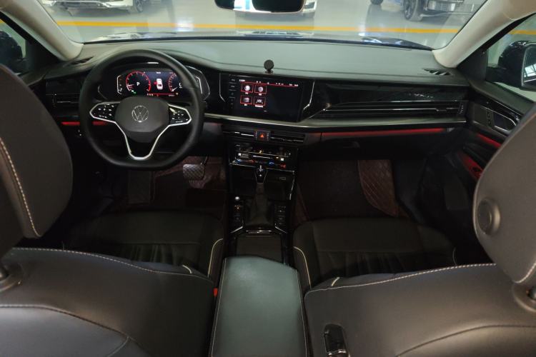 Used Volkswagen Passat 2022 330TSI Starry Luxury Edition – Exclusive Special Edition
