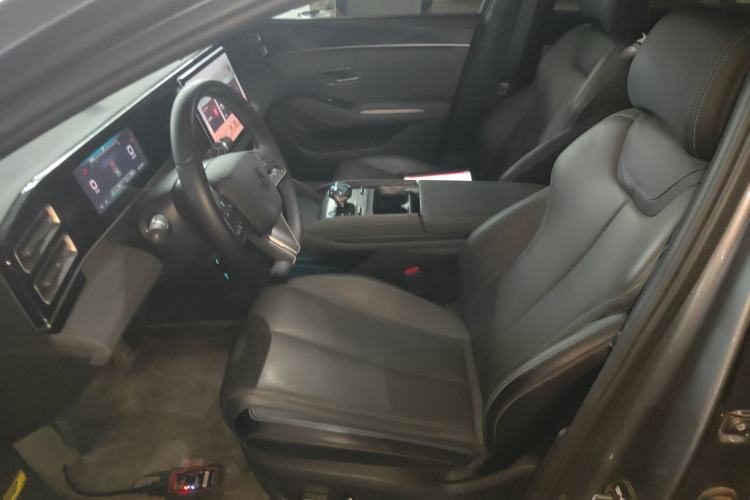 Used BYD Qin L 2025 DM-i Smart Drive 120KM Leading Model