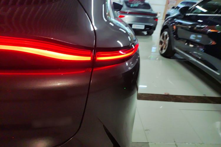 Used IM LS7 2023 100kWh Lux Rear-Drive Version
