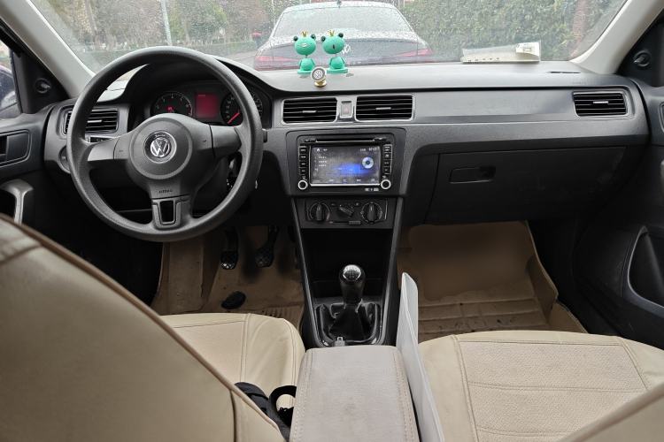 Used Volkswagen Santana 2013 1.6L Manual Fashion Edition Center Console