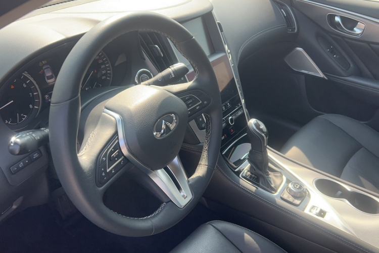 Used Infiniti Q50L 2018 2.0T Enjoyment Edition China V standard