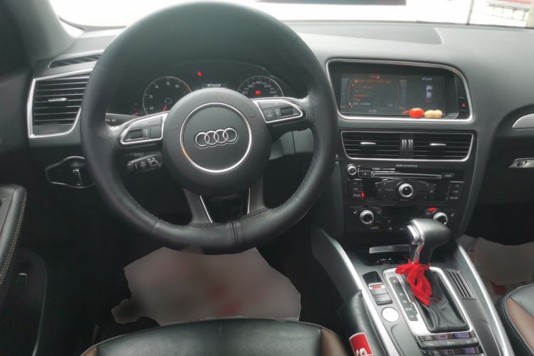 Used Audi Q5 2017 Plus 40 TFSI Technology Model
