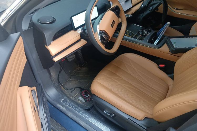 Used Geely Galaxy Galaxy 8 2025 130km EM-i Deluxe Edition
