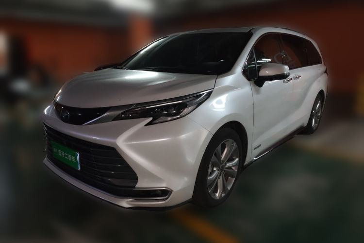 Used Toyota SIENNA 2023 2.5L Hybrid Deluxe Edition