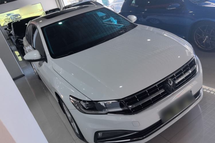 Used Volkswagen Bora 2020 1.5L Automatic Comfort Model Front Right 45 Deg