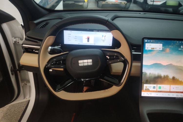 Used Geely Galaxy L6 2024 125km PLUS Dragon Edition